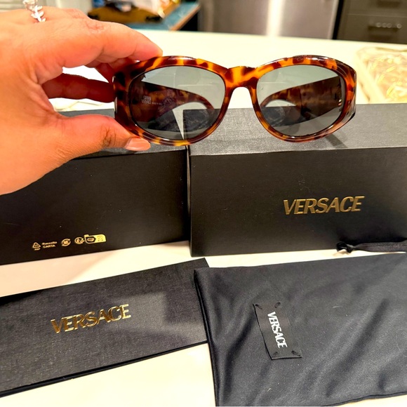 Versace Brown Tortoise Sunglasses - Picture 1 of 10
